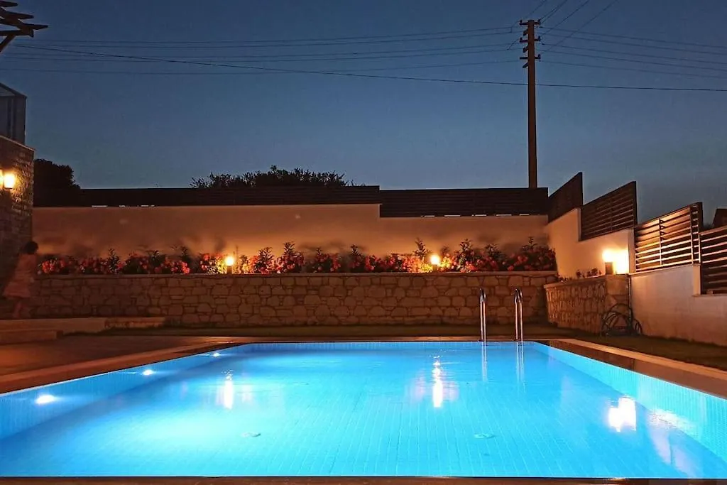 Cesme Dalyan'Da, Triplex Muestakil, Havuzlu Villa 0*,