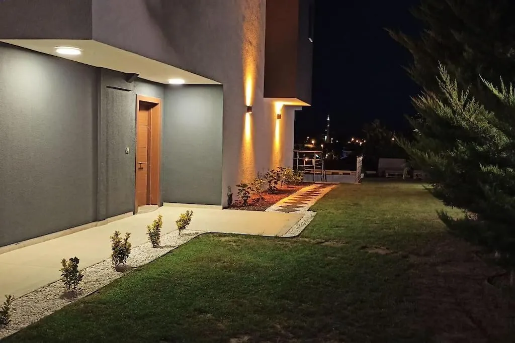 Cesme Dalyan'Da, Triplex Muestakil, Havuzlu Villa