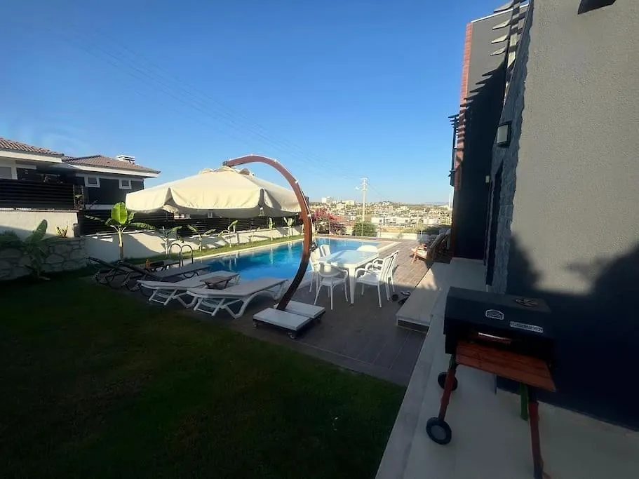 Cesme Dalyan'Da, Triplex Muestakil, Havuzlu Villa Turkey