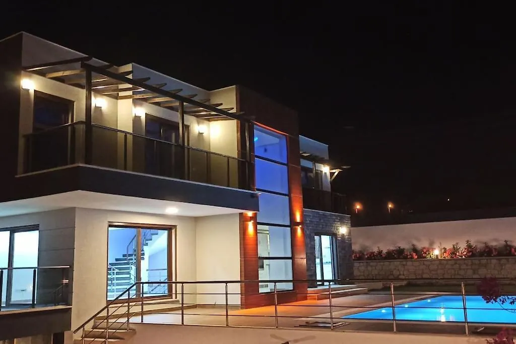 Cesme Dalyan'Da, Triplex Muestakil, Havuzlu Villa 0*,  Turkey