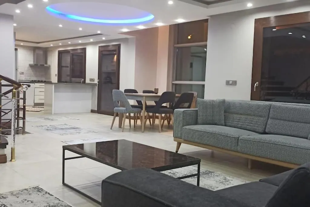 Cesme Dalyan'Da, Triplex Muestakil, Havuzlu Villa Turkey