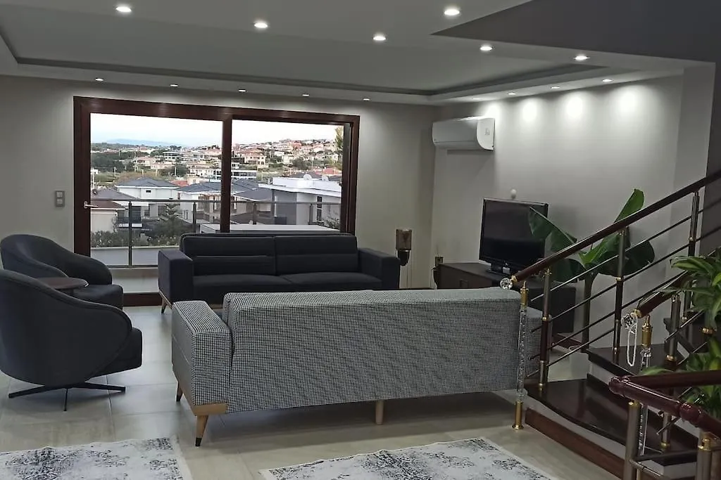Cesme Dalyan'Da, Triplex Muestakil, Havuzlu Villa
