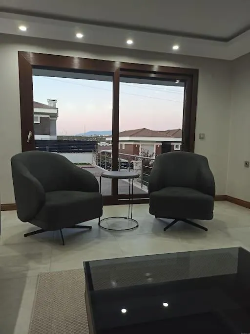 Cesme Dalyan'Da, Triplex Muestakil, Havuzlu Villa